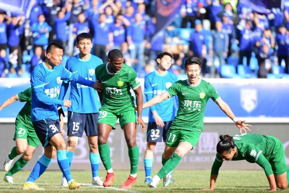 深圳队在中超中打出三杀,被誉为观众齐声高喊 深圳队在中超中打出三杀,被誉为观众齐声高喊