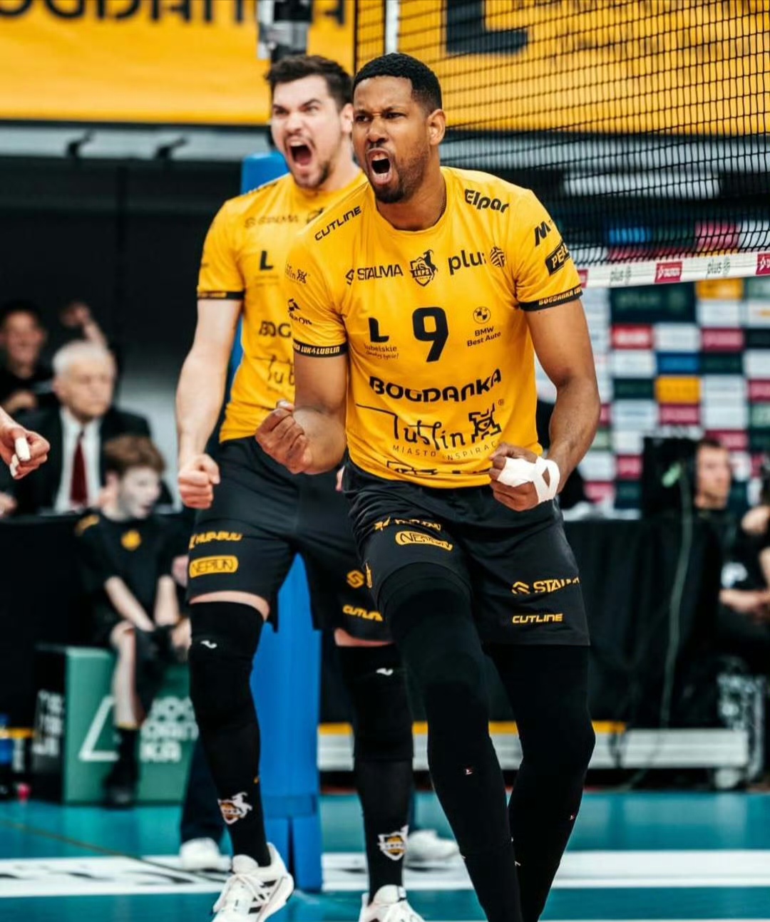 澳客投注-波兰攻防表现出色，教练组感到满意的简单介绍