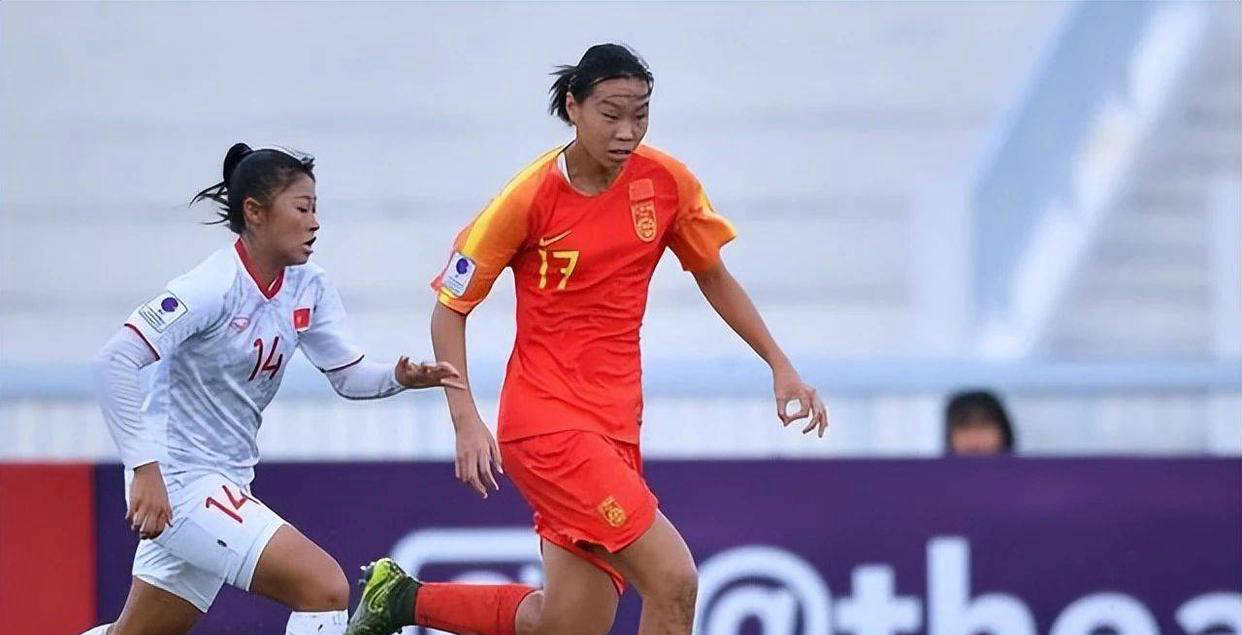 国内女足职业联赛崭露头角,球场激烈的简单介绍 国内女足职业联赛崭露头角,球场激烈的简单介绍