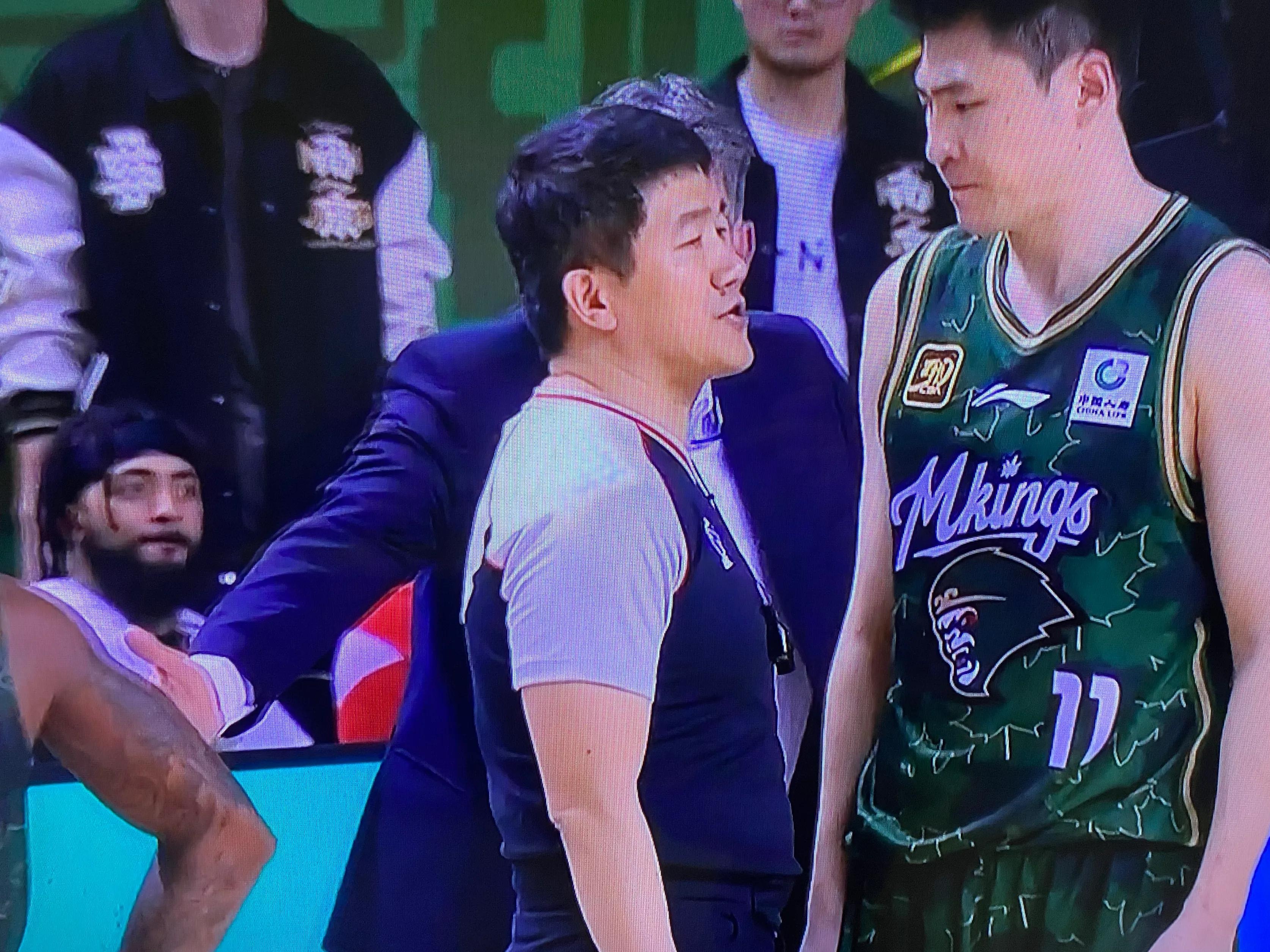 澳客网站-辽宁男篮凭借团队合作击败江苏队