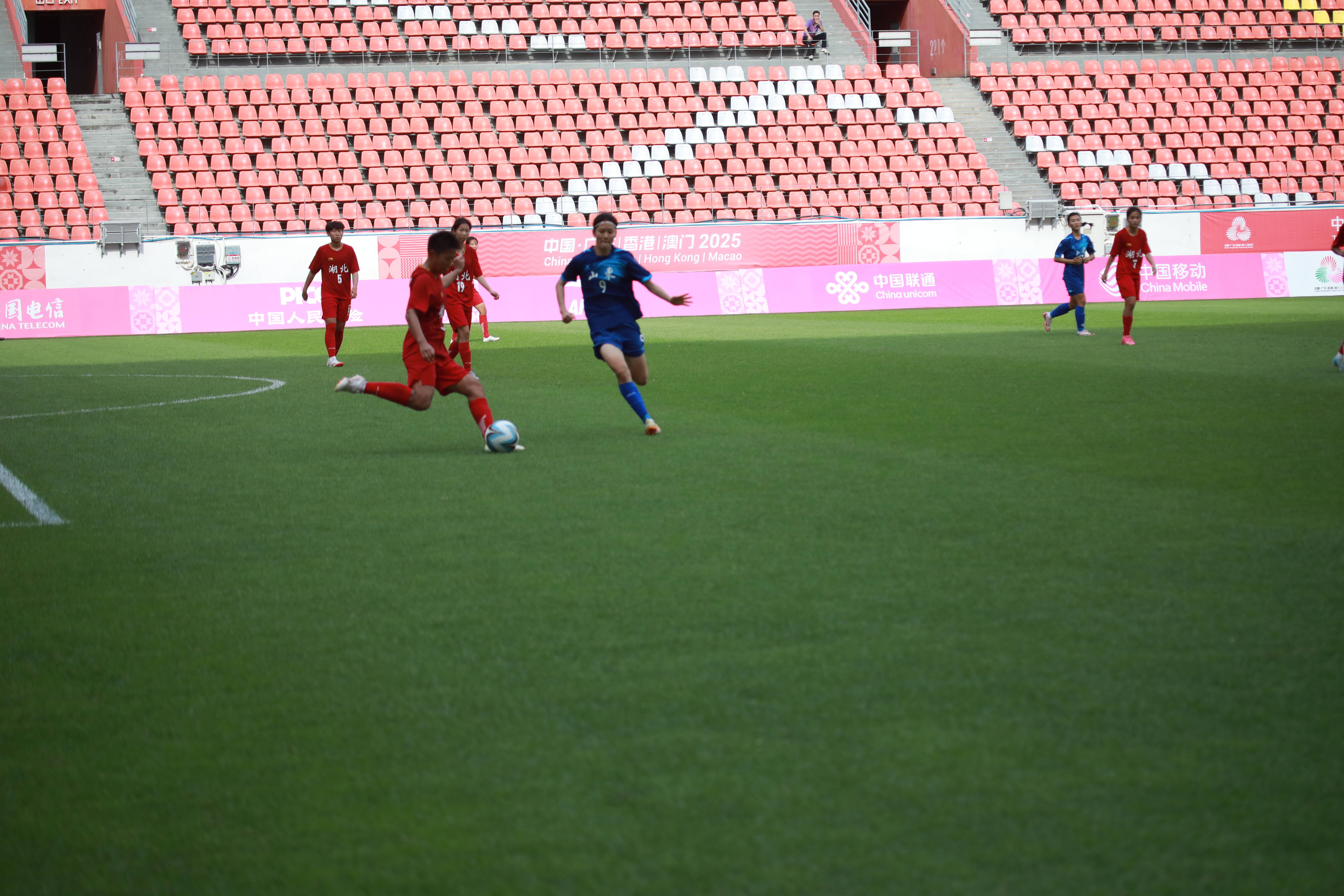 澳客亚洲官网-紧张足球比赛中球队表现出色，势如破竹的简单介绍