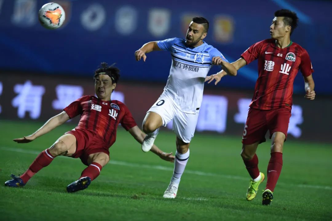 澳客直播-富力全队备战新一轮比赛，依靠心脏战胜对手的简单介绍