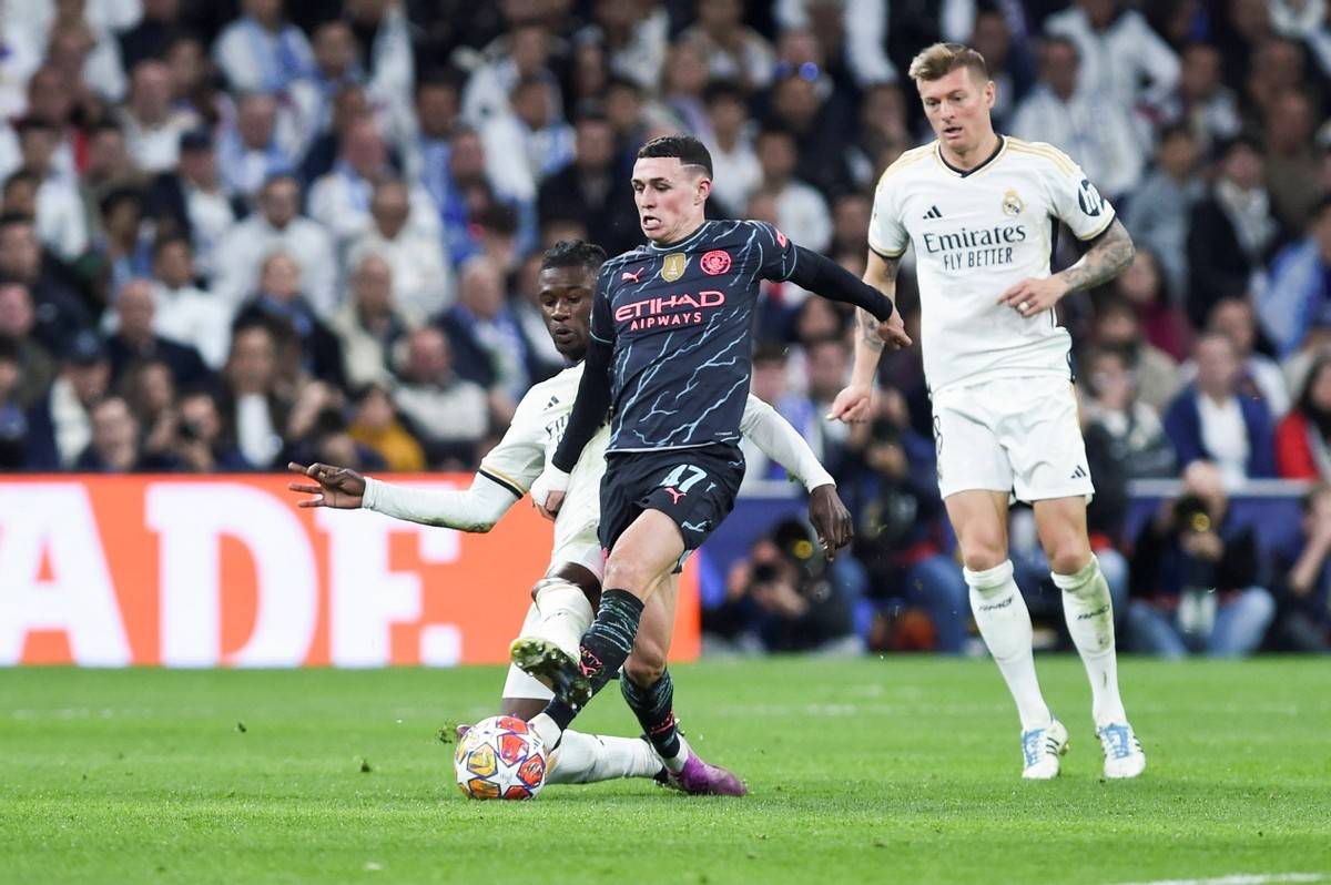 包含曼城主场大胜热刺,领先优势不断扩大的词条 包含曼城主场大胜热刺,领先优势不断扩大的词条