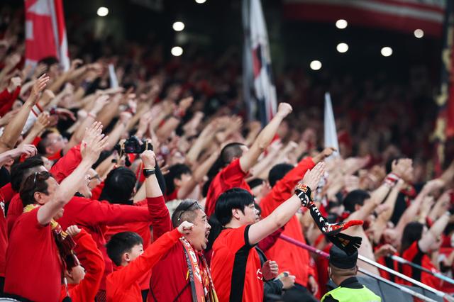 澳客网站-包含精彩比赛瞬间，球迷热情加油助威的词条