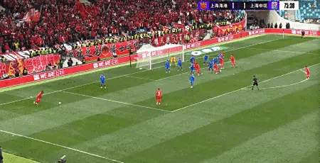 澳客馆-包含激烈角逐：球场上的火药味愈发浓厚的词条