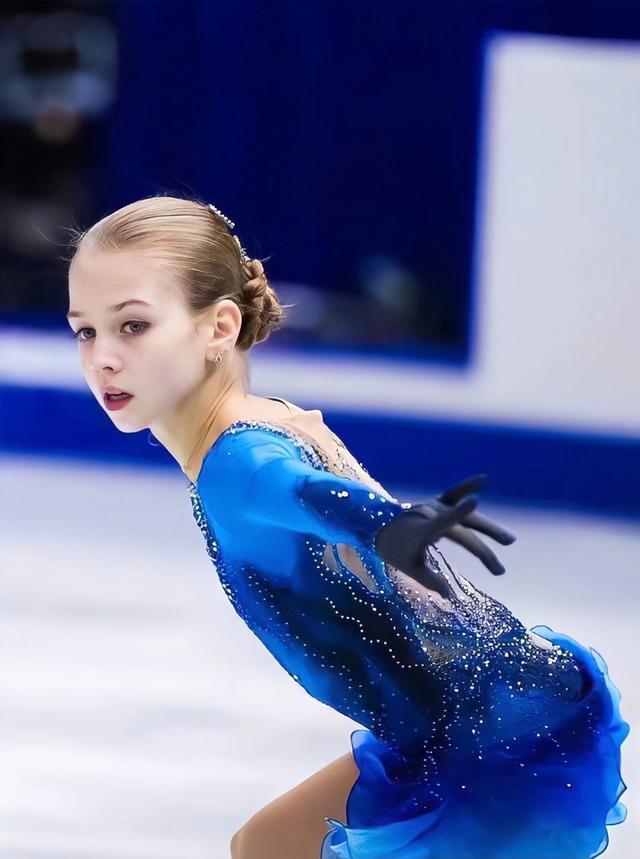 俄罗斯队在滑雪项目中表现抢眼 俄罗斯队在滑雪项目中表现抢眼