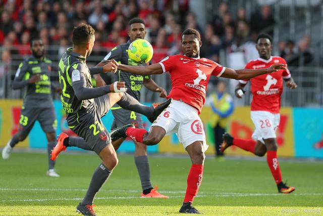 包含波尔多备战里尔，全队士气高涨的词条