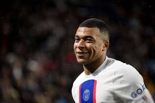 包含AC米兰签下巴黎圣日耳曼射手伊卡尔迪,引发球迷热议的词条 包含AC米兰签下巴黎圣日耳曼射手伊卡尔迪,引发球迷热议的词条